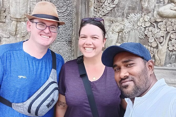 Colombo Sightseeing City Tour by Tuk-Tuk with Guide - Gangaramaya Temple and Sri Kailawasanathan Kovil