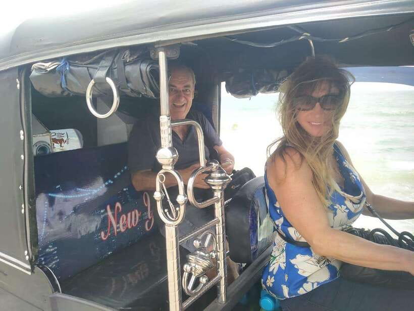 Colombo Sightseeing Private Tour by Tuk Tuk MorningOREvening - Gangaramaya Temple and the city’s religious life