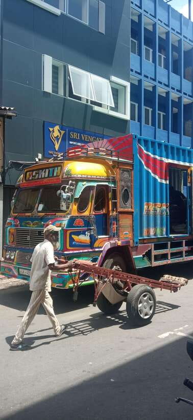 Colombo Sightseeing Private Tour by Tuk Tuk MorningOREvening - Independence Square and Colombo’s open spaces