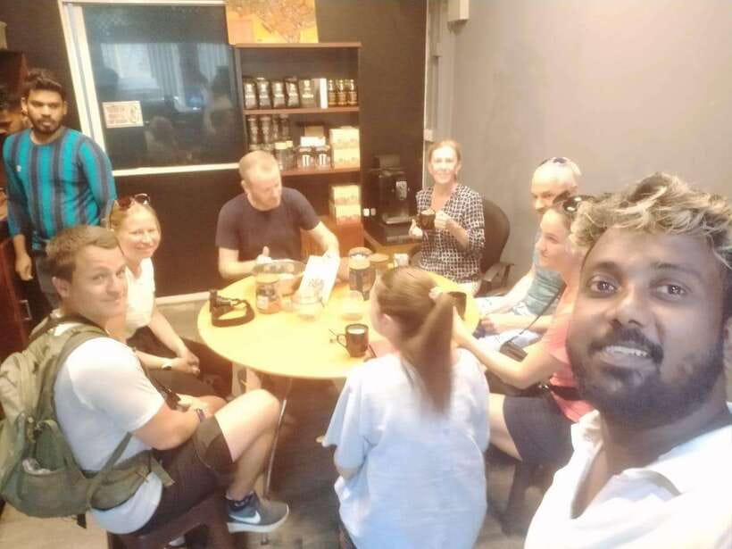 Colombo Sightseeing Private Tour by Tuk Tuk MorningOREvening - A pause at Viharamahadvi Park and tea tasting