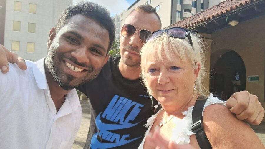 Colombo: Sightseeing Tour by Tuk Tuk Safari - All Inclusive - Colombo Town Hall, parks, and Independence Square