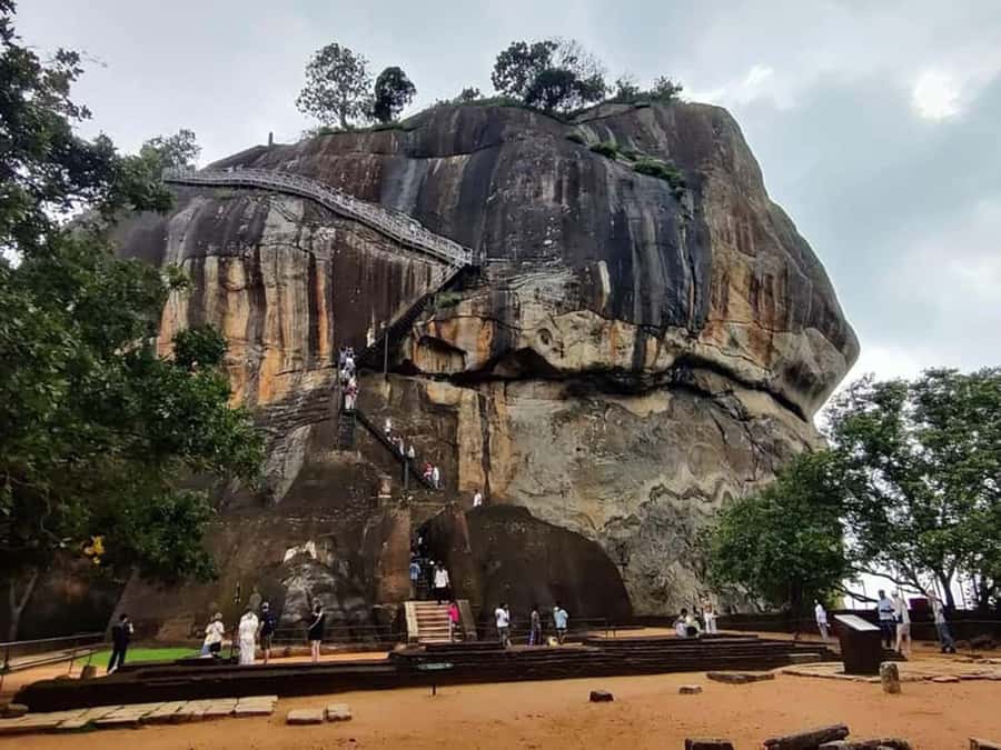 Colombo: Sigiriya Rock Fortress & Dambulla Cave Temple Tour - Key points to know before booking