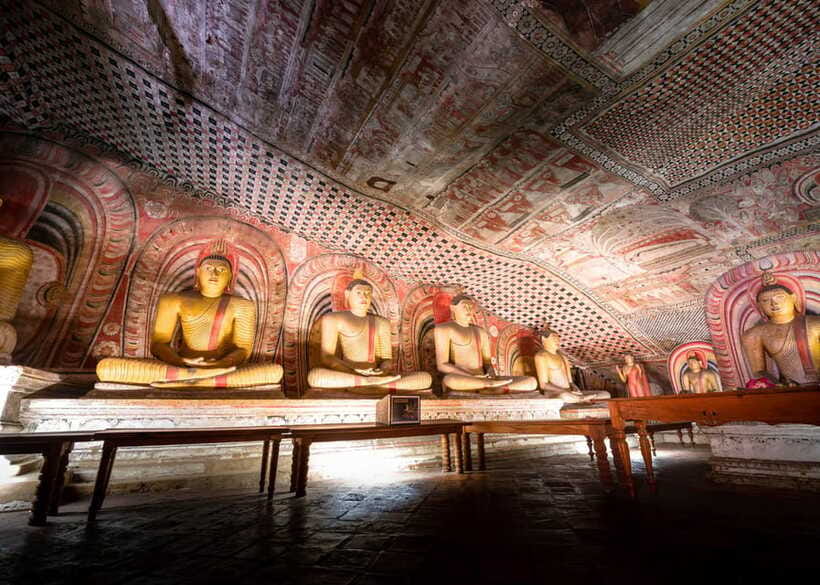 Colombo: Sri Lanka Cultural Triangle Hotspots 2-Day Tour - Climbing Sigiriya Rock, the tour’s main event