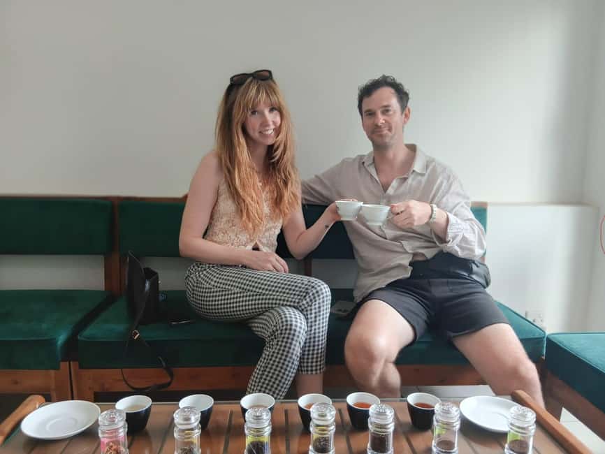 Colombo: Tastiest Local Food Tour by Tuk-Tuk Meals Included - The first bites: wade, tea, and Galle Face Green