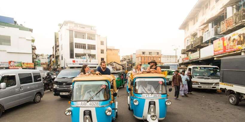 Colombo: Tuk Tuk City Highlights Tour with Lunch - Tea, coffee, spices, and the tasting stops