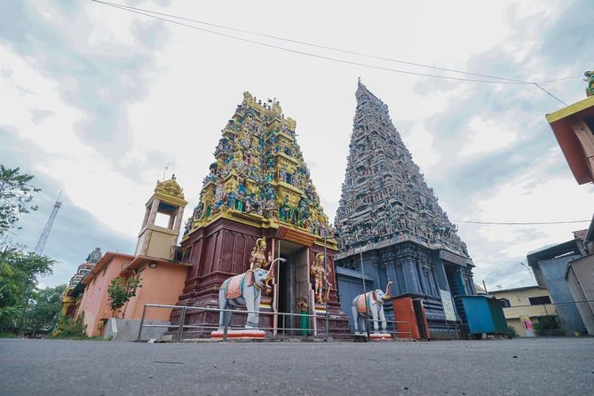 Colombo Tuk Tuk City Tour -Sightseeing Entry Fees & Food Included - Gangaramaya Temple and Colombo’s Religious Mix