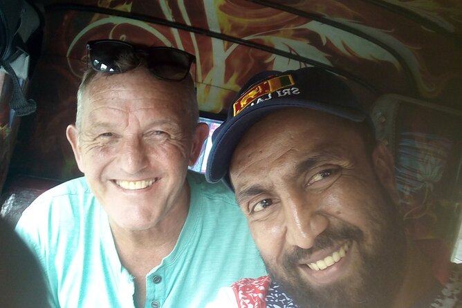 Colombo Tuk Tuk city tour with friendly Tuk driver(All inclusive) - Cinnamon Gardens, Town Hall, and a little breathing room