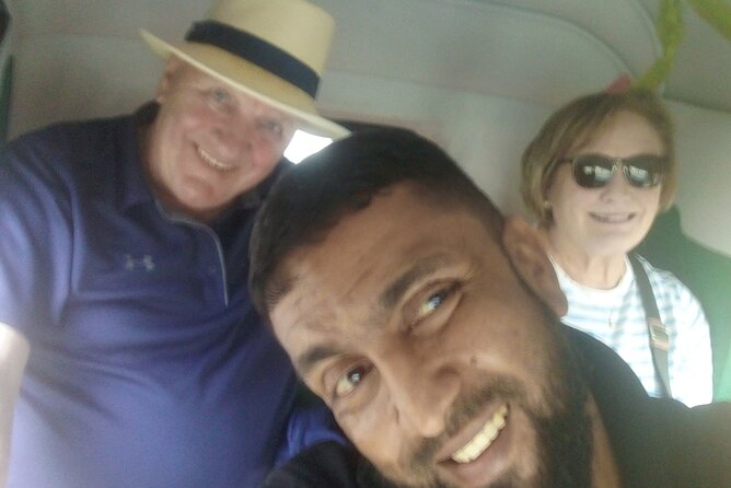 Colombo Tuk Tuk city tour with friendly Tuk driver(All inclusive) - Tea, crafts, and the shopping question