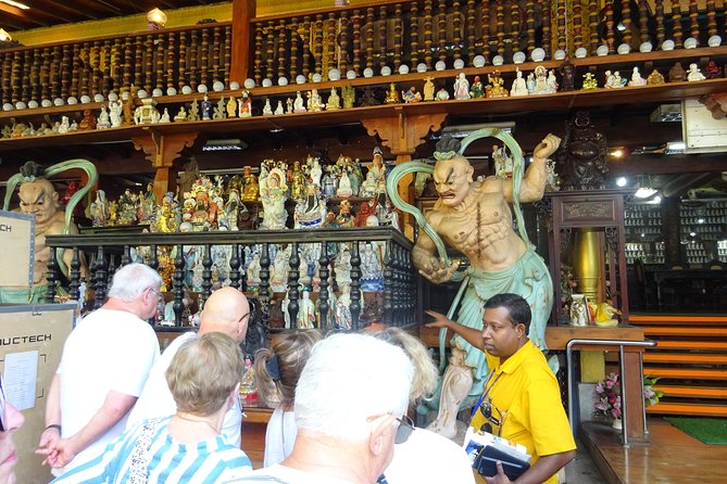 Colombo Walking Tour with Ajeet De Soyza - From the king’s prison cell to Colombo Fort