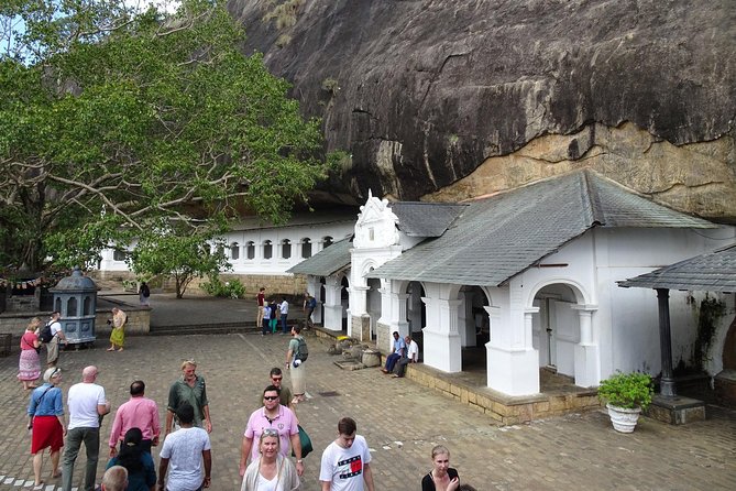 Dambulla, Sigiriya and Pidurangala Tour from Kandy - Pidurangala Rock: a different kind of climb