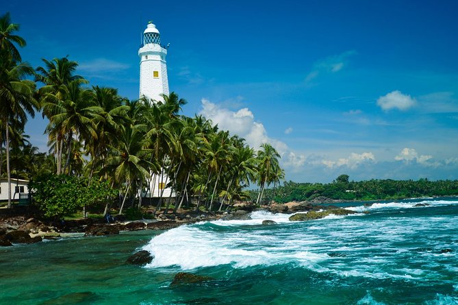 Day Excursions to Galle Fort & Bentota from Colombo - Entering Galle Fort through its old harbor walls