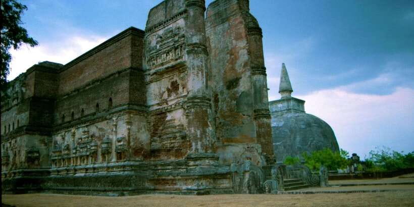 Day Trip to the Ancient Capital of Polonnaruwa From Colombo - Lankatilaka Gedige, Demala Maha Seya, and Thuparama