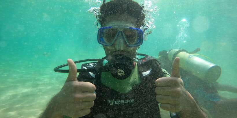Discover Scuba Diving : Hikkaduwa : Scuba Diving - Starting at Coral Sands Hotel in Hikkaduwa