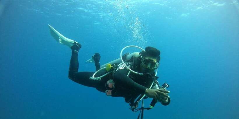 Discover Scuba Diving : Hikkaduwa : Scuba Diving - Building confidence in calm water