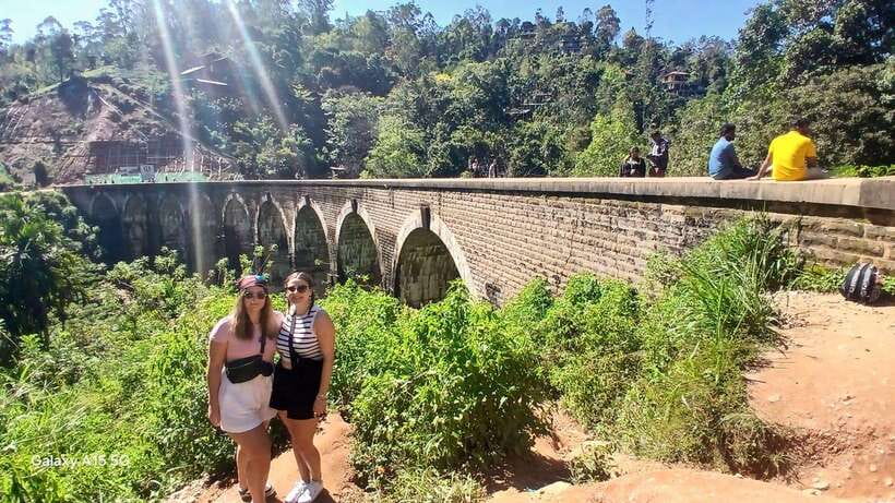 Ella: 9 Arches Bridge, Little Adam's Peak, Tea Factory - Walking up Little Adam’s Peak