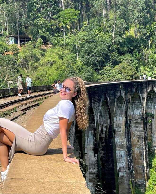 Ella: Adventure day trip to explore Ella by tuk tuk - Nine Arch Bridge from two angles