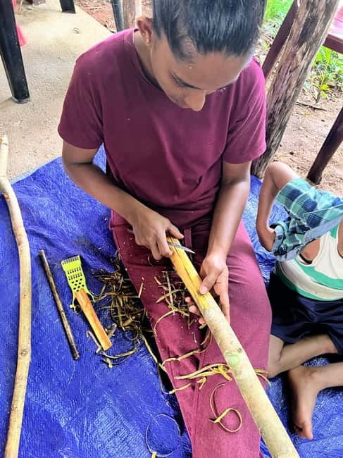 Ella: Cinnamon, Spice Garden & Waterfall tour - The cinnamon garden and a short village lesson