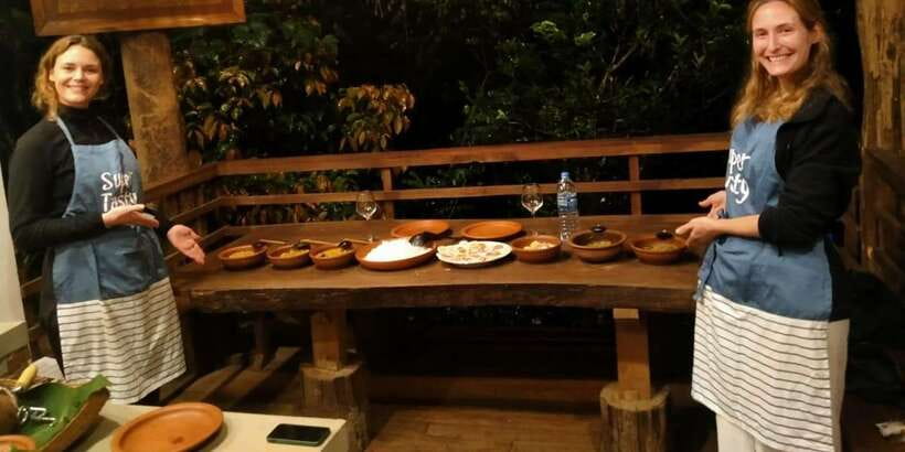 Ella : Cooking class with amazing Spice Garden Tour - Eating on banana leaves after the work