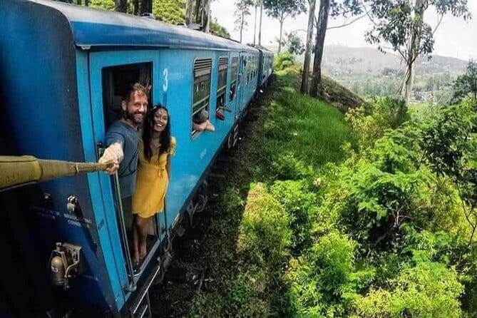 Ella Private Day Tour with Train Ride and Visit to Nine Arch - The tea garden adds a quieter half hour