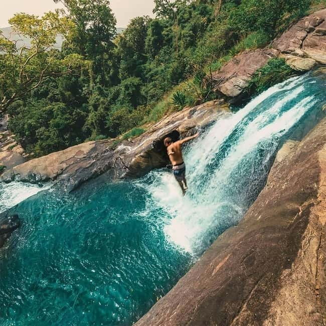 Ella: Ravana and Upper Diyaluma Falls Guided Tour - Diyaluma Falls and the change from sightseeing to hiking