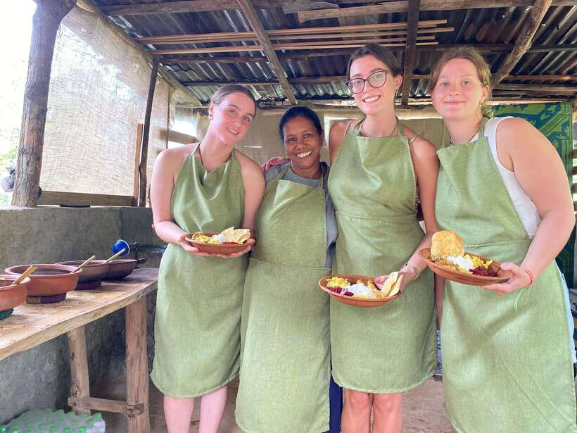 Ella Sri Lanka : Mom's Kitchen Cooking class - The meal at the end
