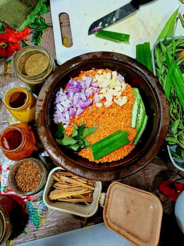 Ella: Sri Lankan Authentic Cooking expirience - Cooking the rice, roti, and several curries