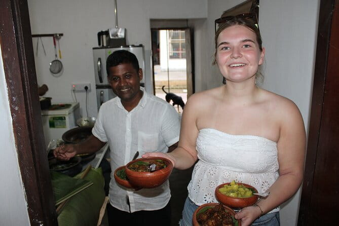 Explore Galle's Hidden Gems & Dine With Locals - Walking the Galle Dutch Fort walls