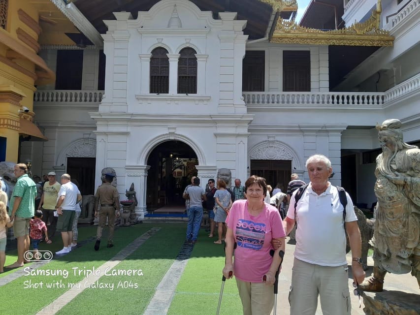Explore The Colombo City by Private Tuk Tuk or Car - What is included for $20 per person?