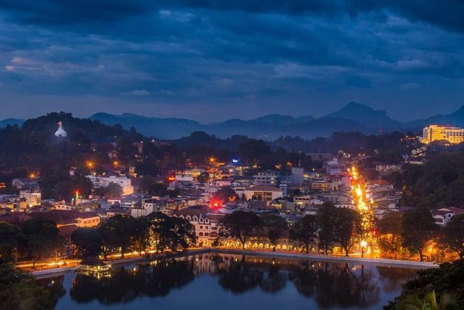 Fabulous 6 Days in Sri Lanka by Mahaweli from Colombo - Day One: Spices, Kandyan Dance, and the Temple of the Tooth