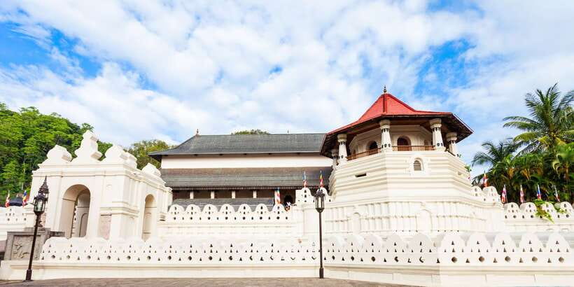 From Colombo: Kandy Full-Day Trip - Kandy Lake and the city viewpoint