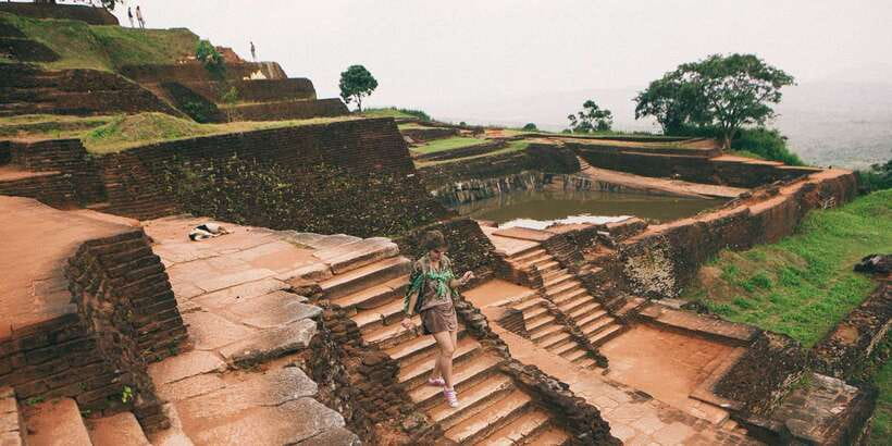 From Colombo: Sigiriya and Dambulla Day Trip with Safari - Hiriwadunna village choices and local food