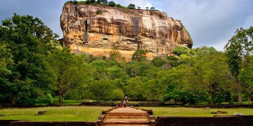 From Colombo: Sigiriya and Dambulla Day Trip with Safari - Transport, guides, and the small-group setup