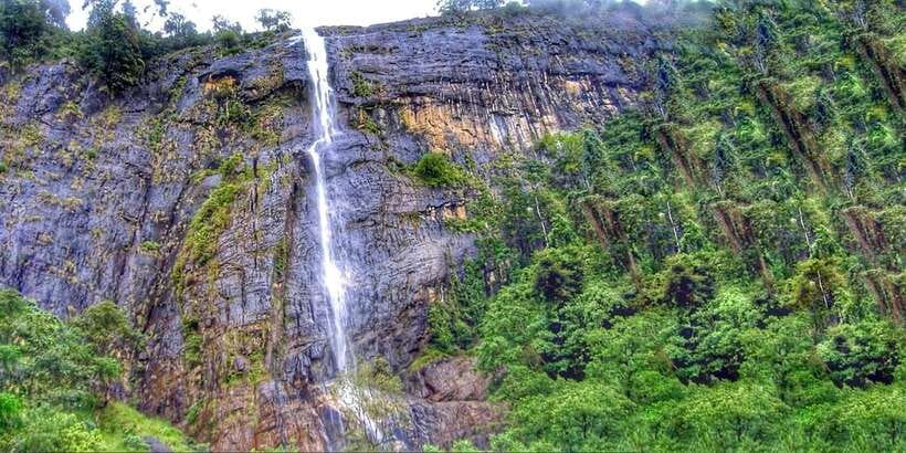 From Ella: Diyaluma Falls Full-Day Tour with Lunch - The walk to the upper falls