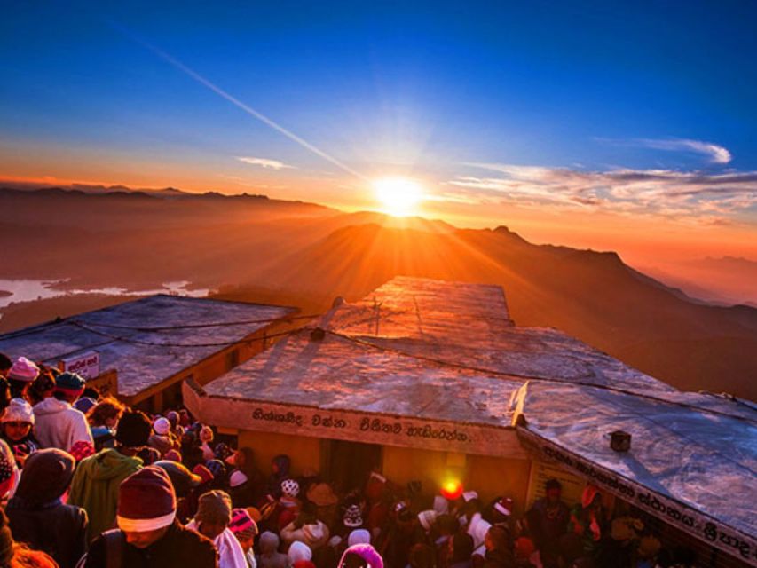 From Kandy: All Inclusive Adams Peak Epic Guided Hike - Meeting your guide at Nallatanniya
