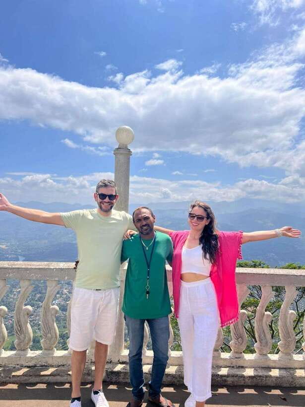 From Kandy: Ambuluwawa Full-Day Tour with Local Guide - Tea, spices, and local craft shops show everyday Sri Lanka