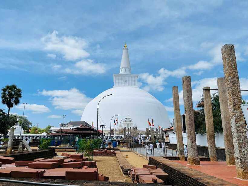 From Kandy: Anuradhapura Day Trip with Lunch - Is a Kandy day trip to Anuradhapura worth the long road?