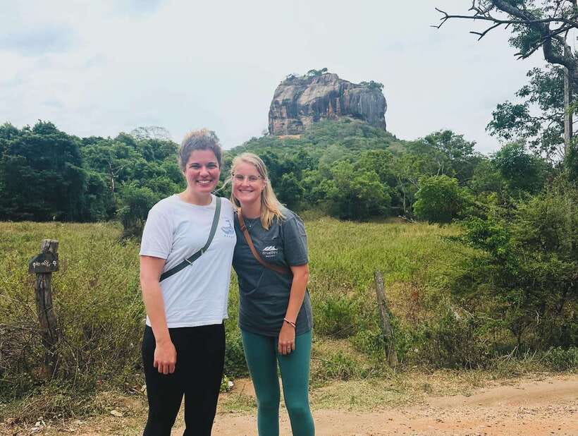 From Kandy: Sigiriya and Pidurangala Rock Tuk Tuk Safari - Matale Hindu Temple: a brief spiritual stop