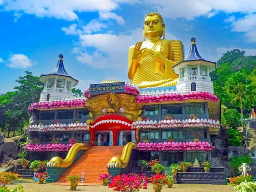 From Kandy: Sigiriya Guided Tuk-Tuk Tour - Lion Rock: the famous climb