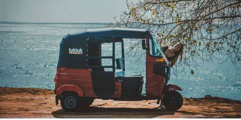 From Negombo: City Tour & Fishing Village Tour by Tuk-Tuk - Sri Singama Kali Amman Kovil and a change of visual language