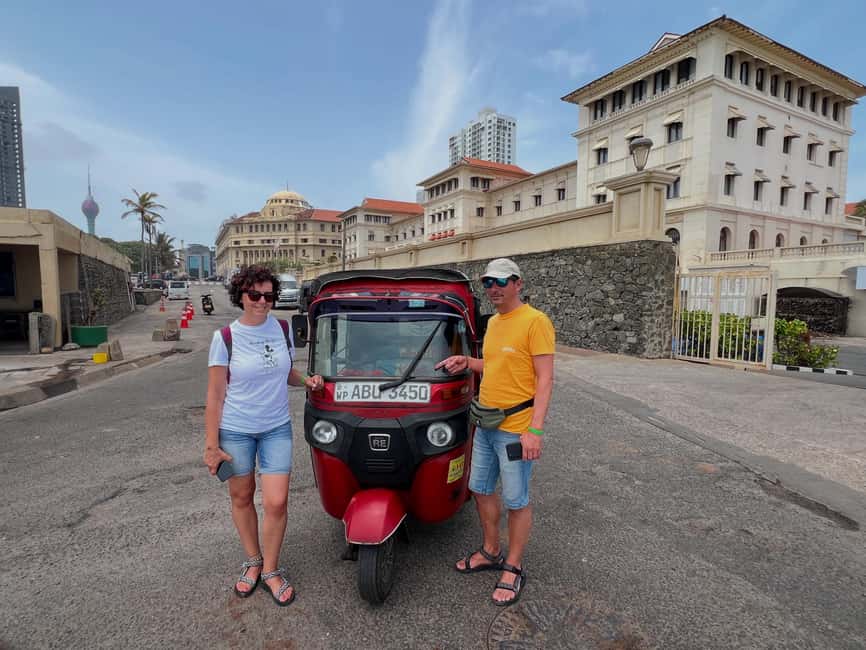 From Negombo: Colombo City Tour by Tuk Tuk with Hotel Pickup - Independence Square and Viharamahadevi Park