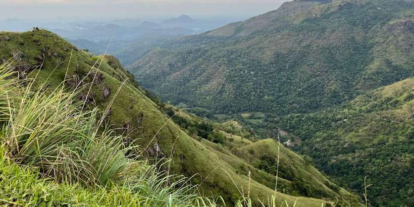 From Nuwara Eliya: Ella City Tour with Little Adam's Peak - Little Adam’s Peak: a short climb with a big payoff
