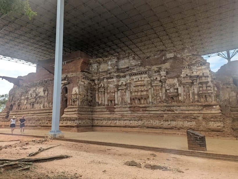 From Sigiriya:Polonnaruwa Day Tour with Farmers lunch - From Sigiriya to the ancient city