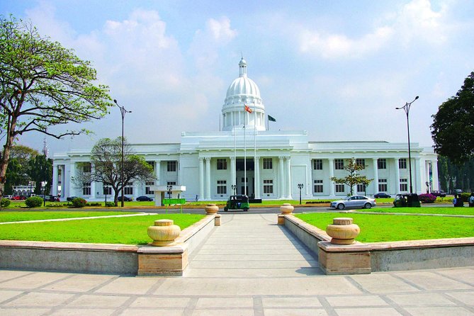 Full Day Colombo City Tour - Buddhist Colombo at Gangarama Seema Malaka