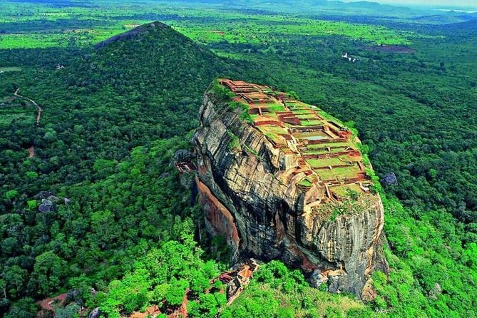 Full-Day Private Tour to Sigiriya and Dambulla - Climbing Sigiriya Rock Fortress