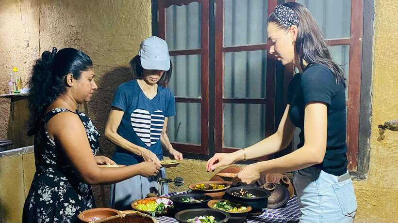 Galle: Cooking Class at a Local Home and Market Tour - From market produce to a home kitchen