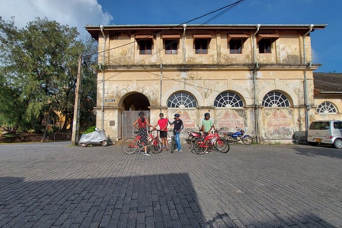 Galle Fort and City Cycling Tour - Choice of E-Bike or Manual - Lighthouse views and the edge of the fort