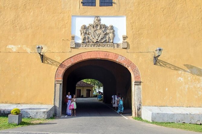 Galle Fort Tour - Lace, jewelry, ceramics, and old brass work