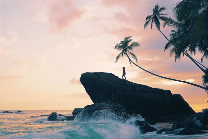 Galle Instagram Tour: Most Famous Spots (Private & All-Inclusive) - Mihiripenna’s frog rock