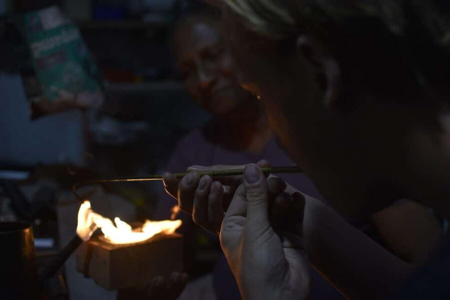 Galle: Traditional Gems & Jewellery Workshop with Transfers - From Galle to a working jewellery home in Kotapola