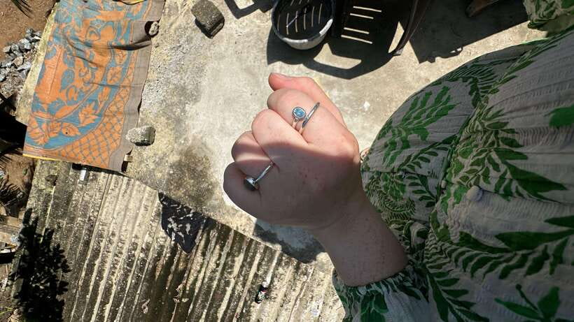 Galle : Traditional Jewellery making workshop - Learning how Sri Lankan gemstones are judged